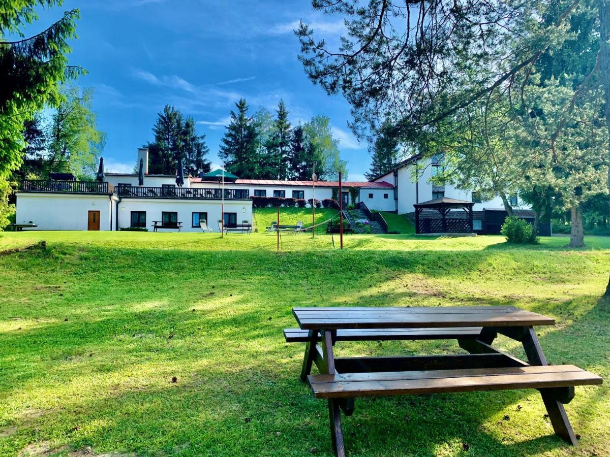 Hotel A Penzion Pegas Vlachovice المظهر الخارجي الصورة